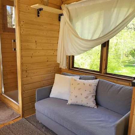 ラグジュアリーテント Glamping Maringotka77